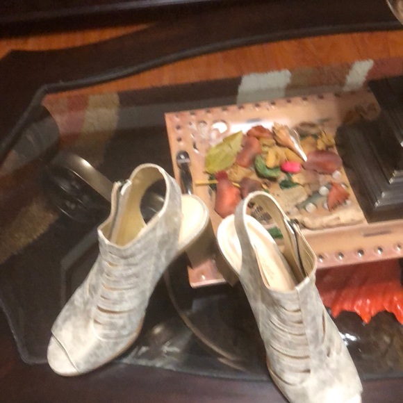 Bella- Vista Winter White Boots - Picture 7 of 8